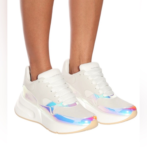 Alexander McQueen - Picture 1 of 15